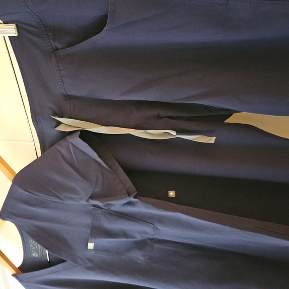 Figs Scrub Set / Pants-P - Picture 2 of 3